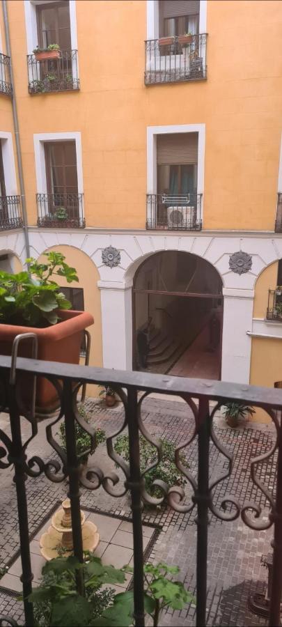 Hostal Andrea Sol Мадрид Экстерьер фото