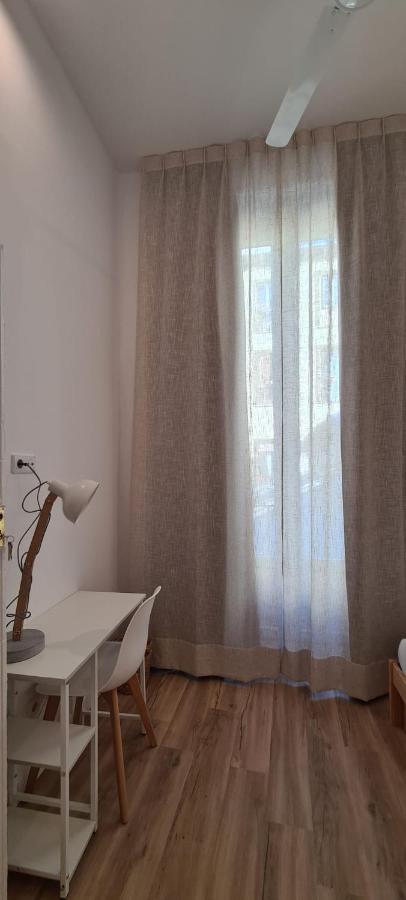 Hostal Andrea Sol Мадрид Экстерьер фото