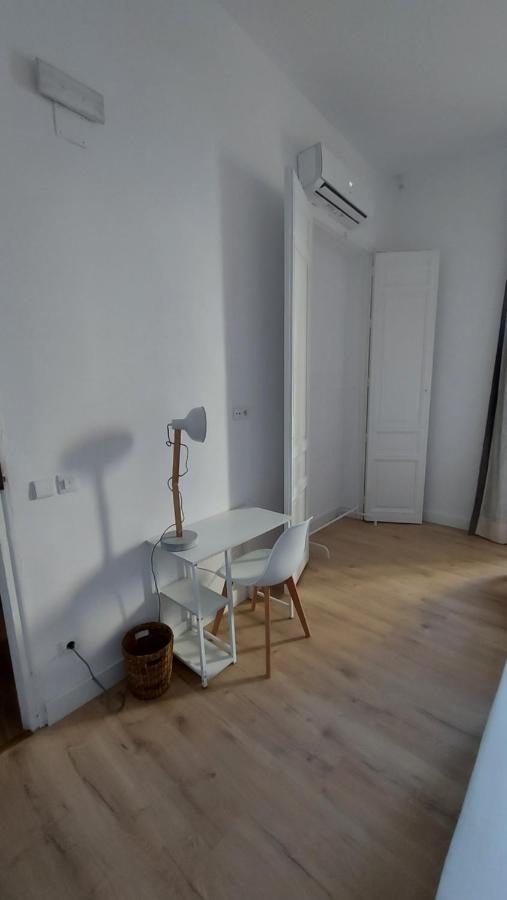 Hostal Andrea Sol Мадрид Экстерьер фото