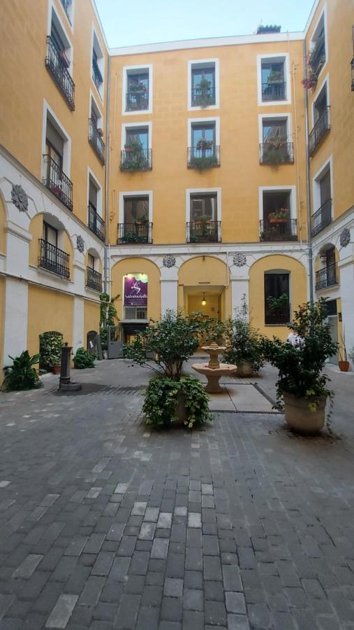 Hostal Andrea Sol Мадрид Экстерьер фото