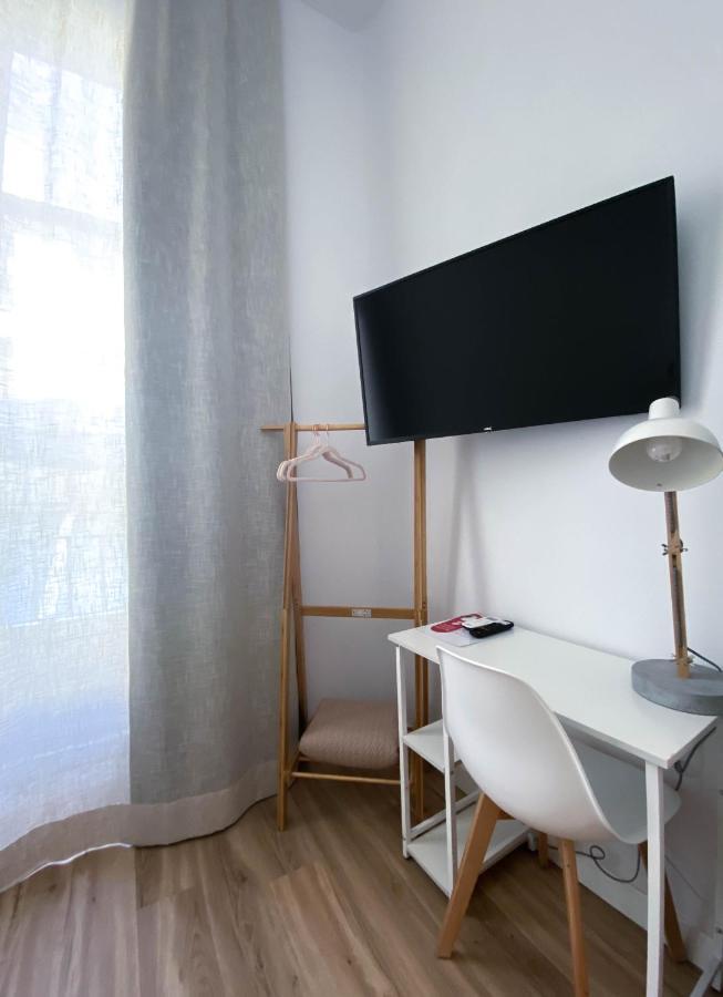 Hostal Andrea Sol Мадрид Экстерьер фото
