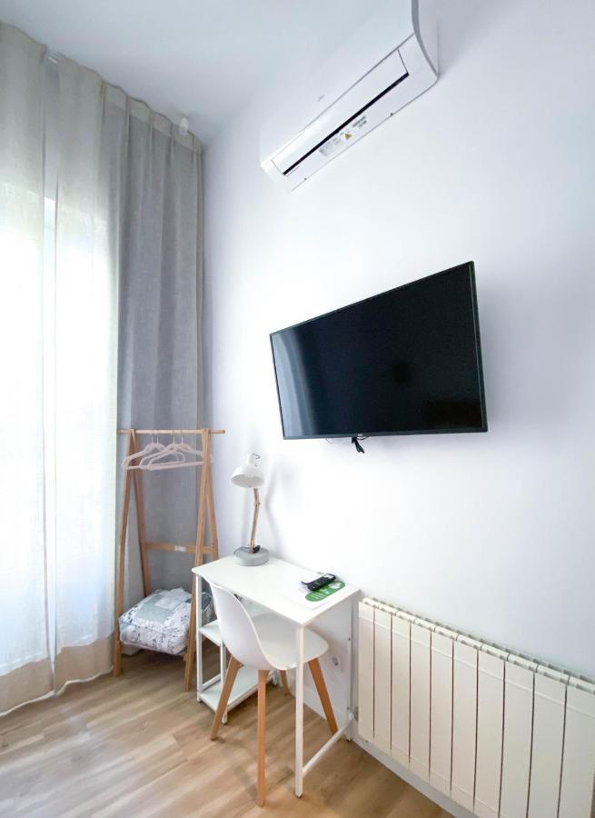 Hostal Andrea Sol Мадрид Экстерьер фото