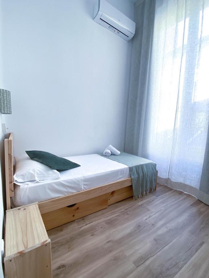 Hostal Andrea Sol Мадрид Экстерьер фото