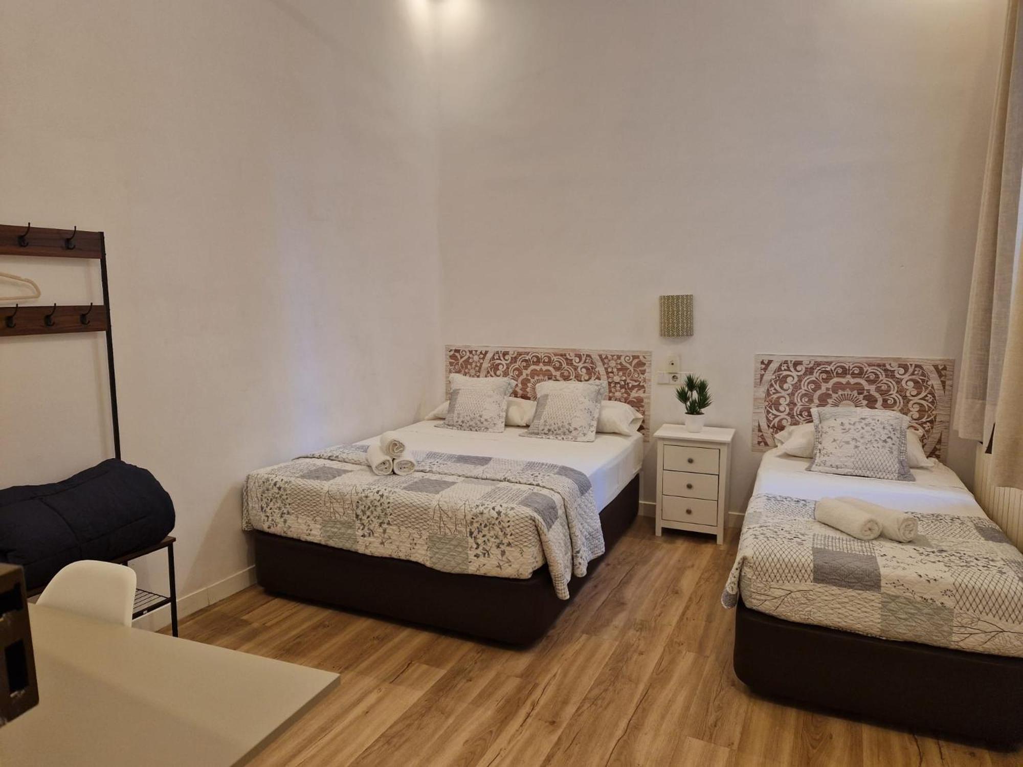 Hostal Andrea Sol Мадрид Экстерьер фото
